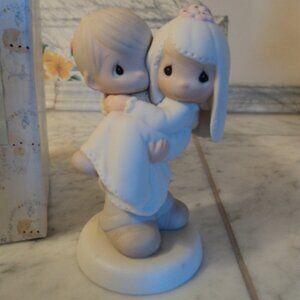 Precious Moments figurine "Bless You Two"